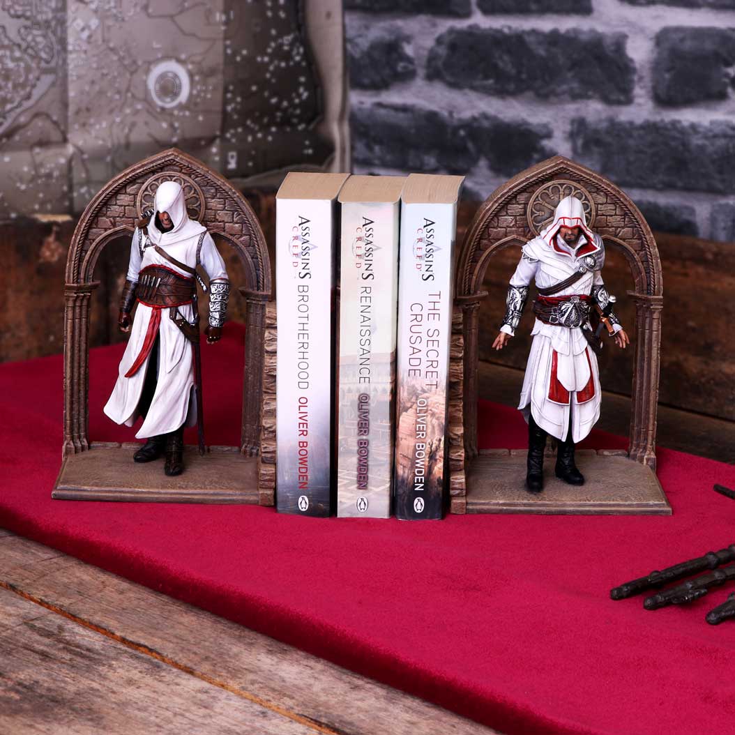 Assassin's Creed Altaïr and Ezio Bookends 24cm